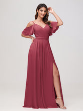 Robe A-ligne en Mousseline Froncée à Hors de l'Épaule avec Fente Cannelle Rose