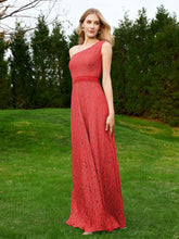 Robe en Dentelle Sans Manches à Une Épaule avec Ceinture Rouge