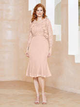 Robe Fourreau en Mousseline Longueur de Mollet à Col en Scoop avec Dentelle Rose Perle