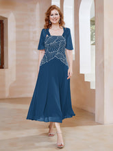 Robe à Encolure Carrée en Mousseline Longueur de Mollet avec Perles Bleu Encre