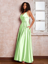 Maxi Robe en Satin à Bretelles Spaghetti avec Poches Sauge