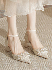 Chaussures de mariage élégantes à talons épais avec perles pour femmes