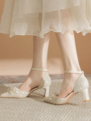 Chaussures de mariage élégantes à talons épais avec perles pour femmes