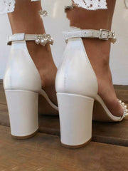 Talons hauts à bout ouvert avec perles et bride cheville à bloc