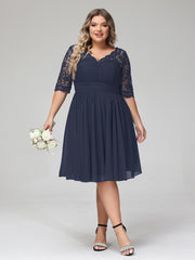 Dentelle et Mousseline Robe Courte avec Demi-Manches Bleu Marine Grande Taille