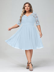 Dentelle et Mousseline Robe Courte avec Demi-Manches Bleu Ciel Grande Taille