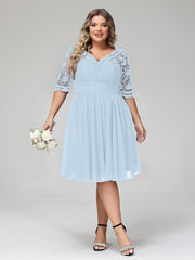 Dentelle et Mousseline Robe Courte avec Demi-Manches Bleu Ciel Grande Taille