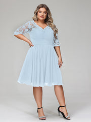 Dentelle et Mousseline Robe Courte avec Demi-Manches Bleu Ciel Grande Taille