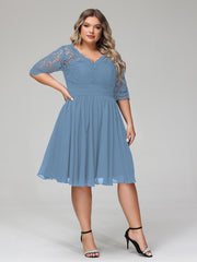 Dentelle et Mousseline Robe Courte avec Demi-Manches Bleu de Schiste Grande Taille
