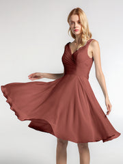 Mini-Robe Corsage Plissée à Col en V avec Jupe Circulaire terracotta