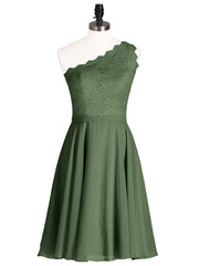 Une Epaule Dentelle Robe Demoiselle d'honneur Courte Olive Verte