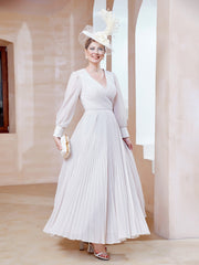 Robe de A-ligne en Mousseline avec Manches Longues à col en V Ivoire