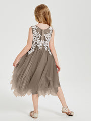 Robes de Demoiselle d'Honneur Junior en Tulle à Longueur de Mollet Taupe
