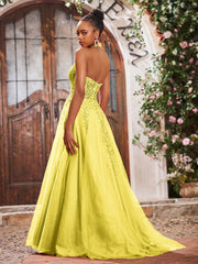 Maxi Robe de Bal Appliquée avec Corset en Tulle et Dentelle à Col Licou Citron