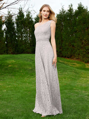 Robe en Dentelle Sans Manches à Une Épaule avec Ceinture Argent
