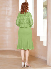 Robe Fourreau en Mousseline Longueur de Mollet à Col en Scoop avec Dentelle Sauge