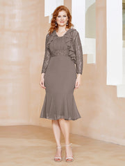 Robe Fourreau en Mousseline Longueur de Mollet à Col en Scoop avec Dentelle Taupe