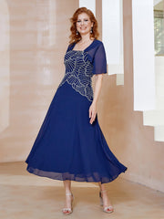 Robe à Encolure Carrée en Mousseline Longueur de Mollet avec Perles Bleu Marine Clair Grande Taille