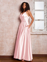Maxi Robe en Satin à Bretelles Spaghetti avec Poches Rose Pâle