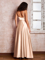 Maxi Robe en Satin à Bretelles Spaghetti avec Poches Pêche