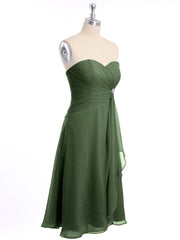 Longueur De Genou Mousseline Robe Avec Col En Cœur Olive Verte