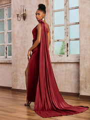 Une Robe Longue Asymétrique Avec des Rubans Bordeaux