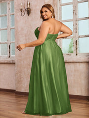 Dentelle et Tulle Longue Robe avec Col en Cœur Mousse Grande Taille