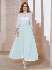 Robe en Mousseline avec Longueur de Mollet à Col Appliqué Brume