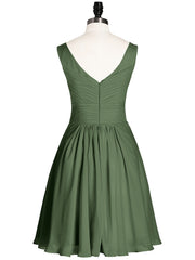 Col en V Mousseline Robes Demoiselle d'honneure Courtes Olive Verte Grande Taille