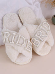 Chaussons en peluche croisés pour soirée de enterrement de vie de jeune fille