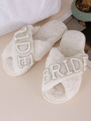 Chaussons en peluche croisés pour soirée de enterrement de vie de jeune fille
