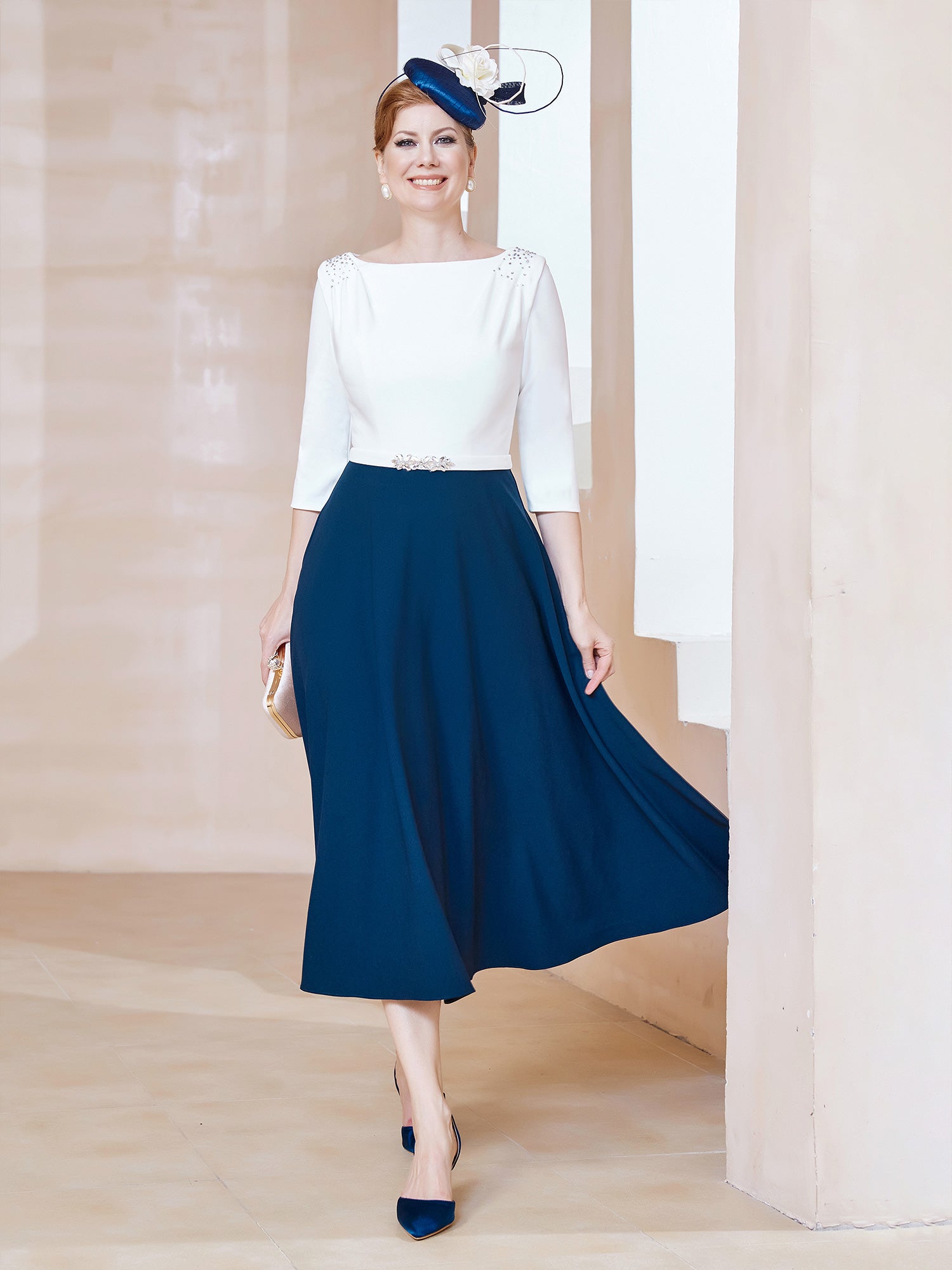 Éblouissantes en Strass: Robe à Col en Scoop Bleu Marine Clair